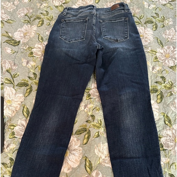 Judy Blue Slim Fit - Picture 2 of 3